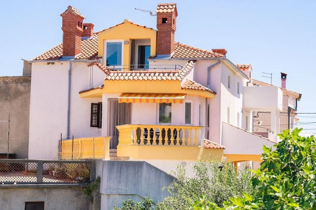 Apartment Polo Vrbnik   Vrbnik (Primorje-Gorski Kotar)